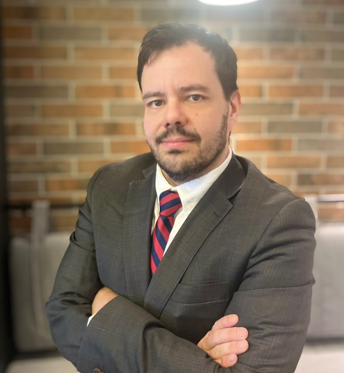 Contáctanos al +56 9 9939 8155